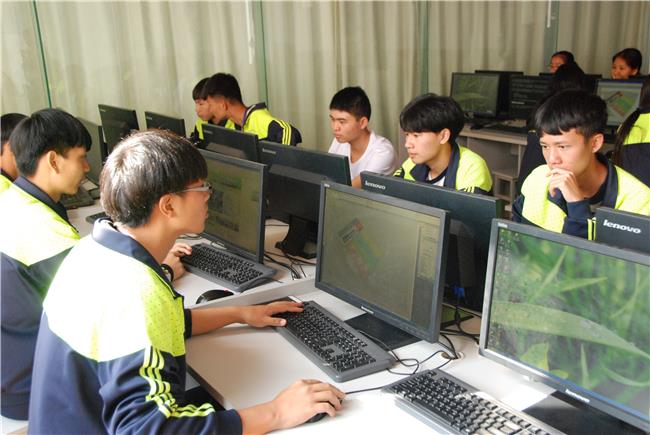 玉溪工業(yè)財貿(mào)學(xué)校2019年計(jì)算機(jī)網(wǎng)絡(luò)工程施工專業(yè)招生簡介